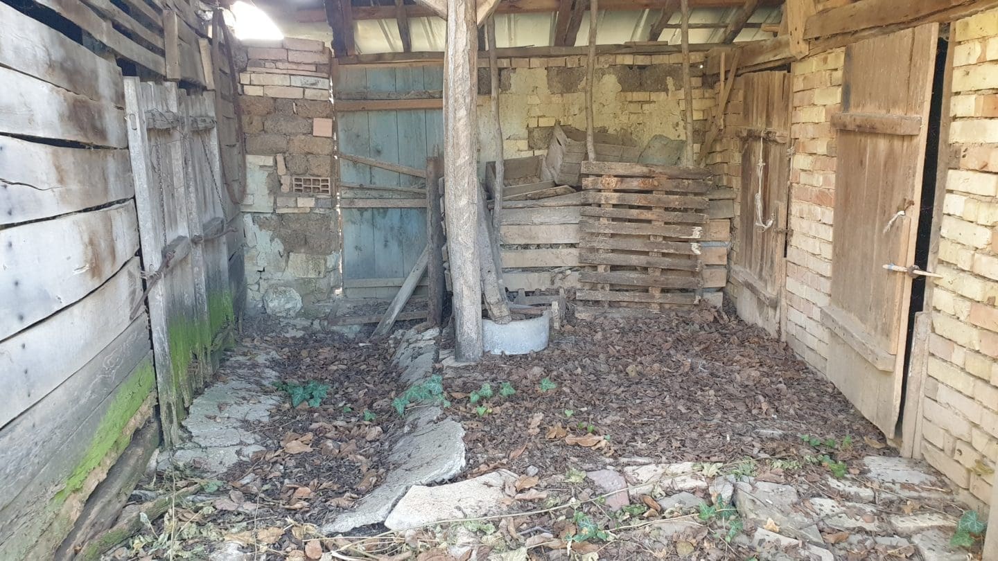 Bulgarian House for Sale in Village Palamartsa – 1200m² Land