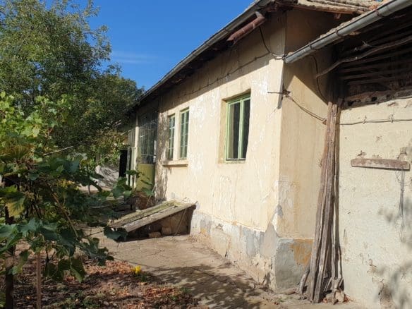 Bulgarian House for Sale in Village Palamartsa – 1200m² Land