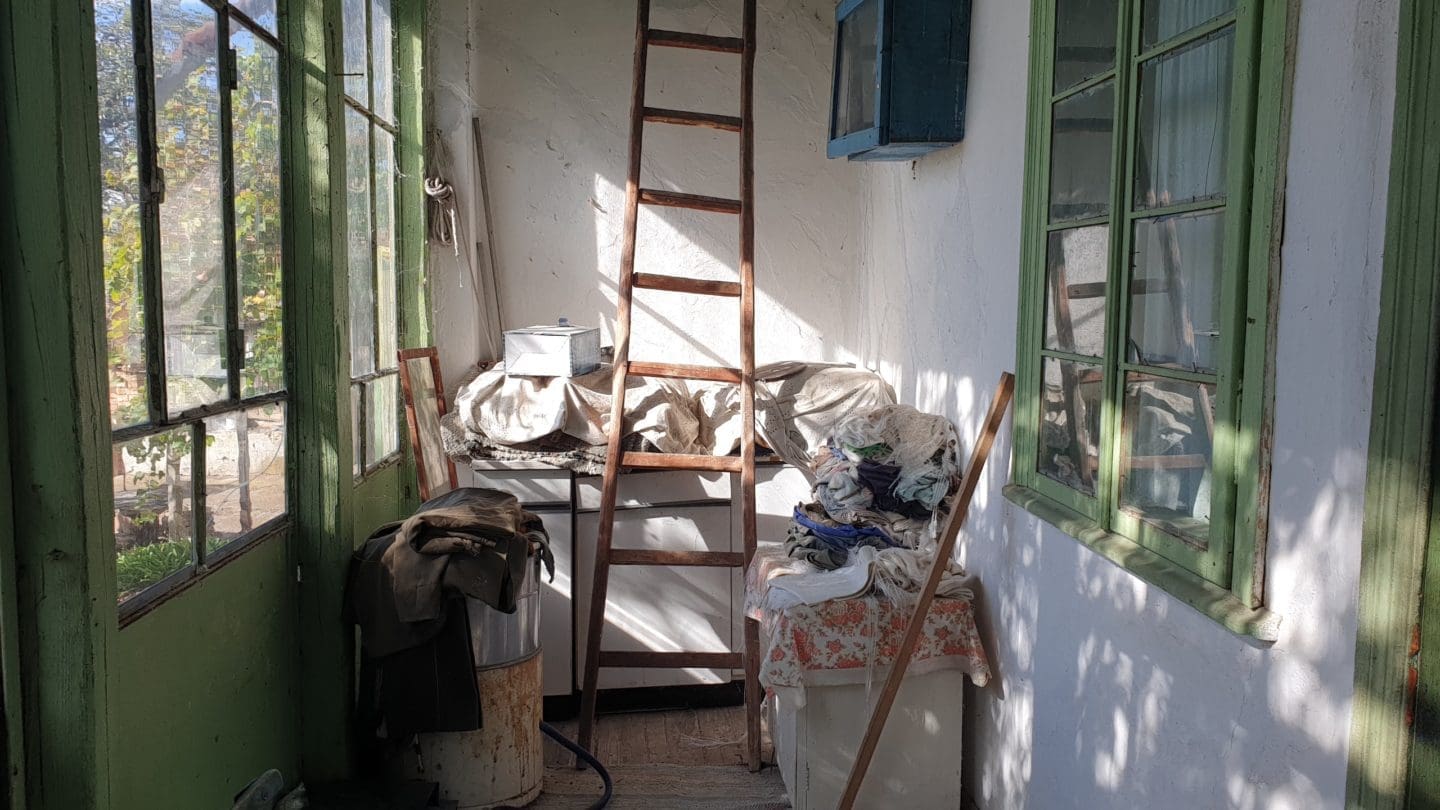 Bulgarian House for Sale in Village Palamartsa – 1200m² Land