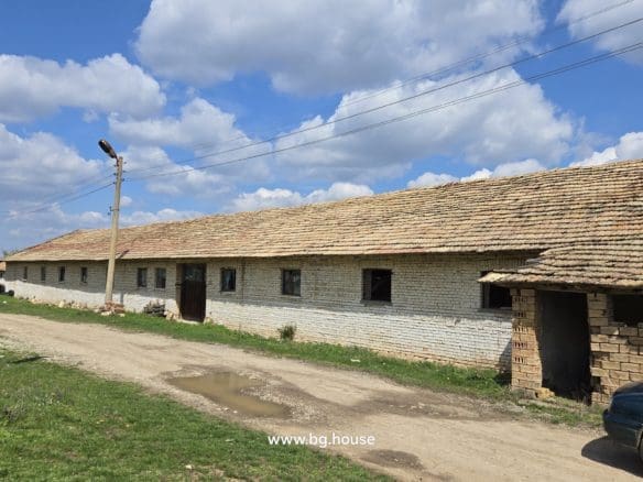 Bulgarian Farm + House for Sale in Village Osikovo – 1500m² Garden + 2200m² Farmland