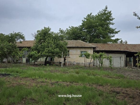 Bulgarian House for Sale in Village Palamartsa – 1200m² Land