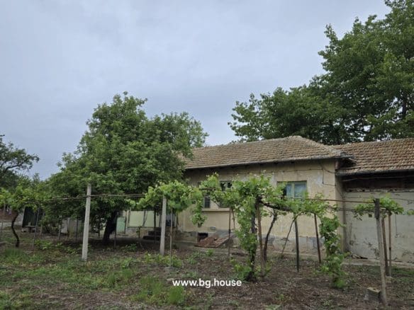 Bulgarian House for Sale in Village Palamartsa – 1200m² Land