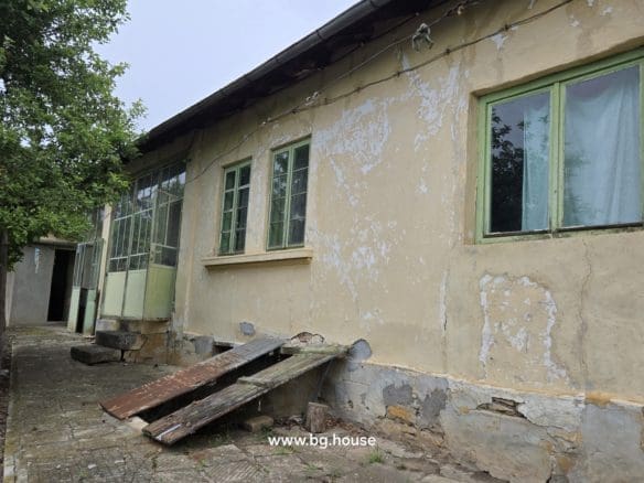 Bulgarian House for Sale in Village Palamartsa – 1200m² Land