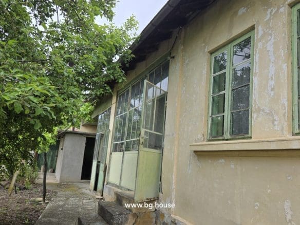 Bulgarian House for Sale in Village Palamartsa – 1200m² Land
