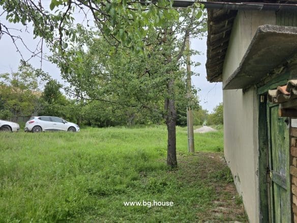 Bulgarian House for Sale in Village Palamartsa – 1200m² Land