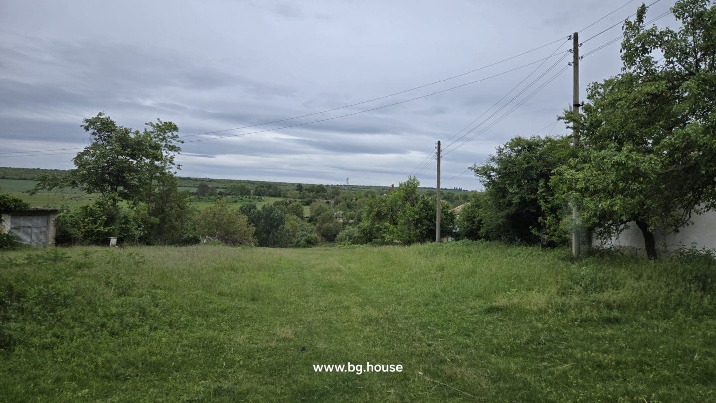 Bulgarian House for Sale in Village Palamartsa – 1200m² Land