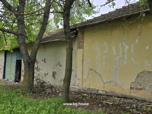 Bulgarian House for Sale in Village Palamartsa – 1200m² Land