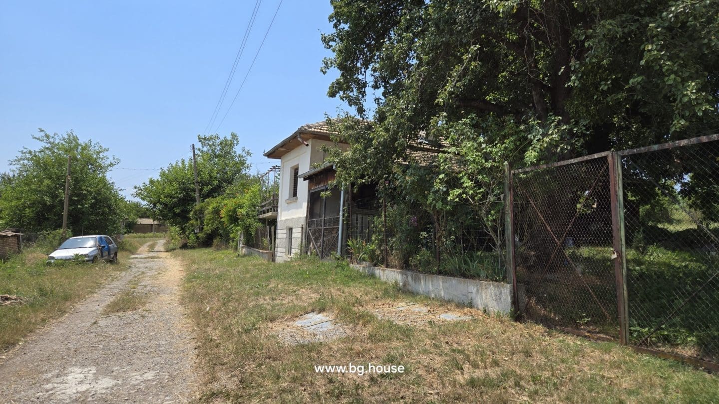 Bulgarian Property for Sale – 2 Houses in Village Berkovski