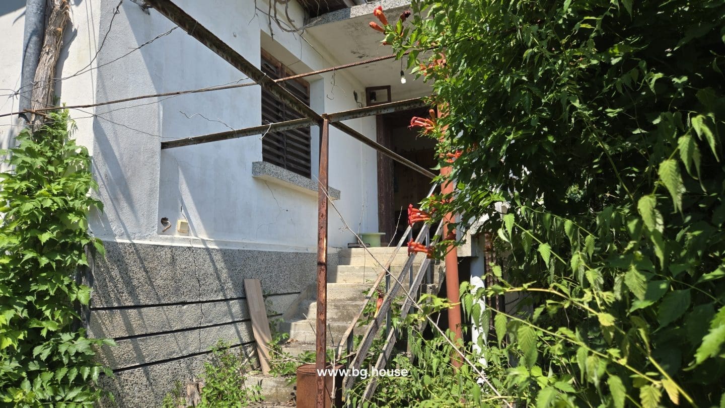 Bulgarian Property for Sale – 2 Houses in Village Berkovski