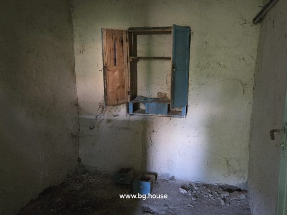 Cheap Bulgarian Property for Sale in Pomoshtitsa – 872m² Land