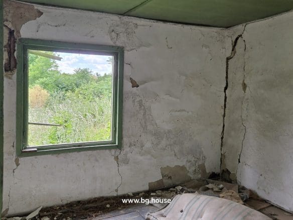Cheap Bulgarian Property for Sale in Pomoshtitsa – 872m² Land
