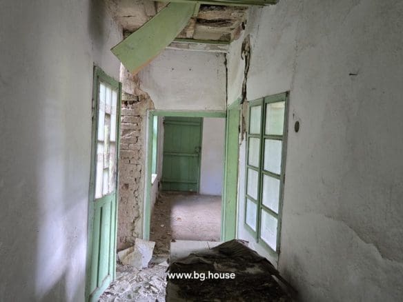Cheap Bulgarian Property for Sale in Pomoshtitsa – 872m² Land