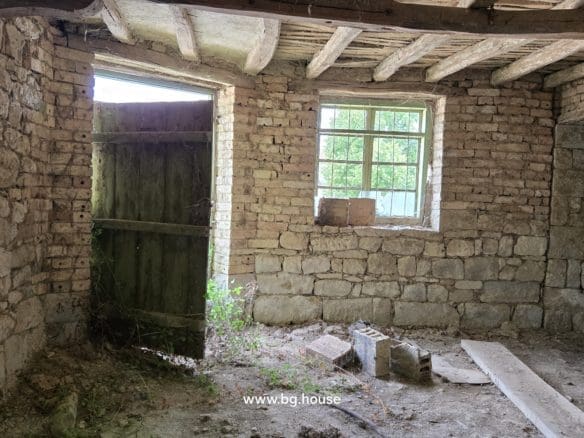 Cheap Bulgarian Property for Sale in Pomoshtitsa – 872m² Land