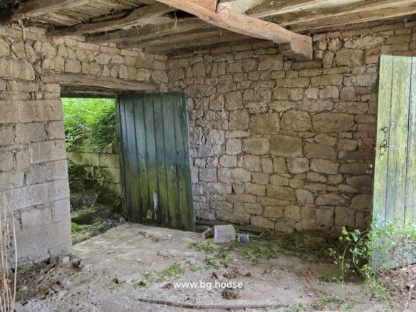 Cheap Bulgarian Property for Sale in Pomoshtitsa – 872m² Land