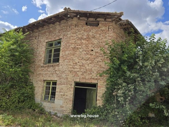 Cheap Bulgarian Property for Sale in Pomoshtitsa – 872m² Land