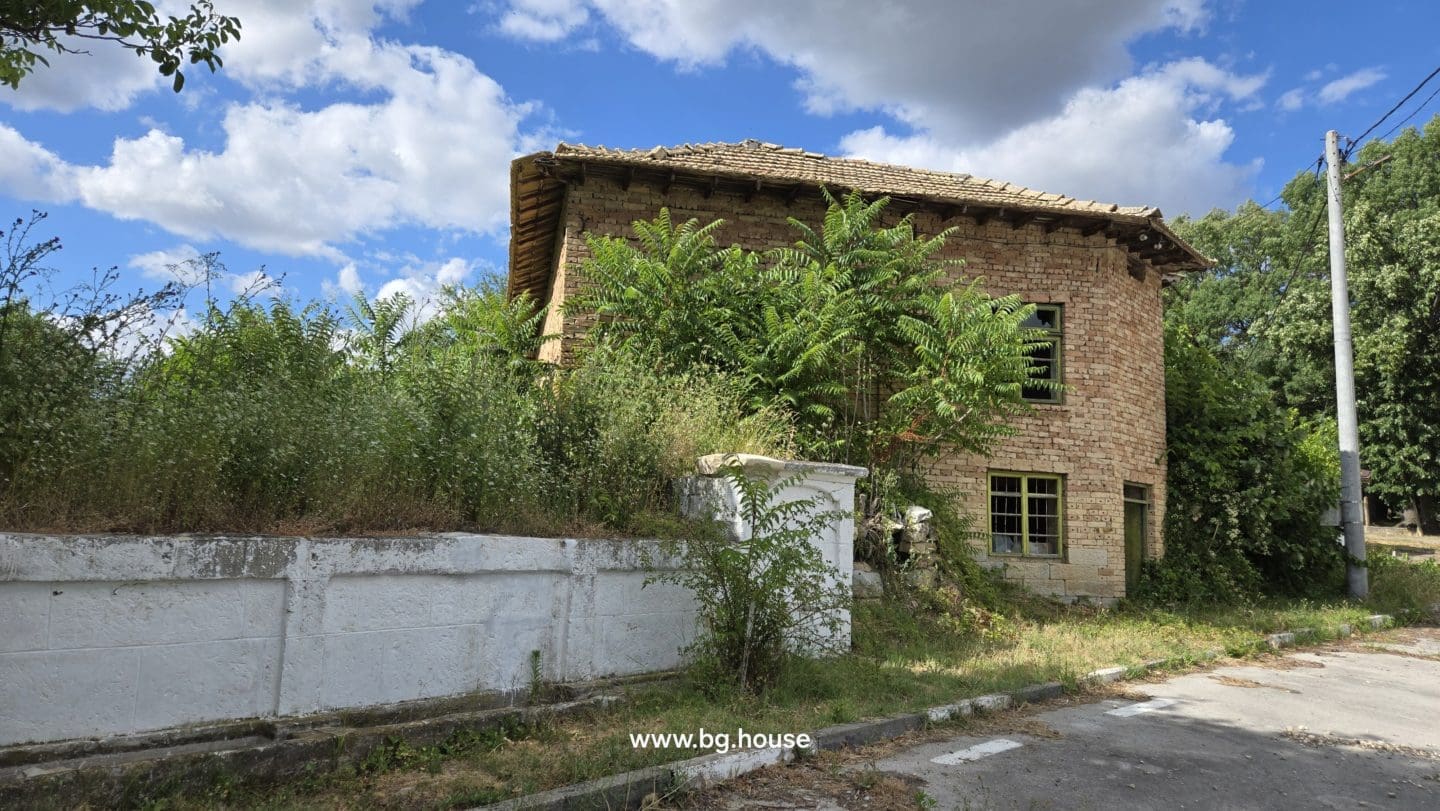 Cheap Bulgarian Property for Sale in Pomoshtitsa – 872m² Land