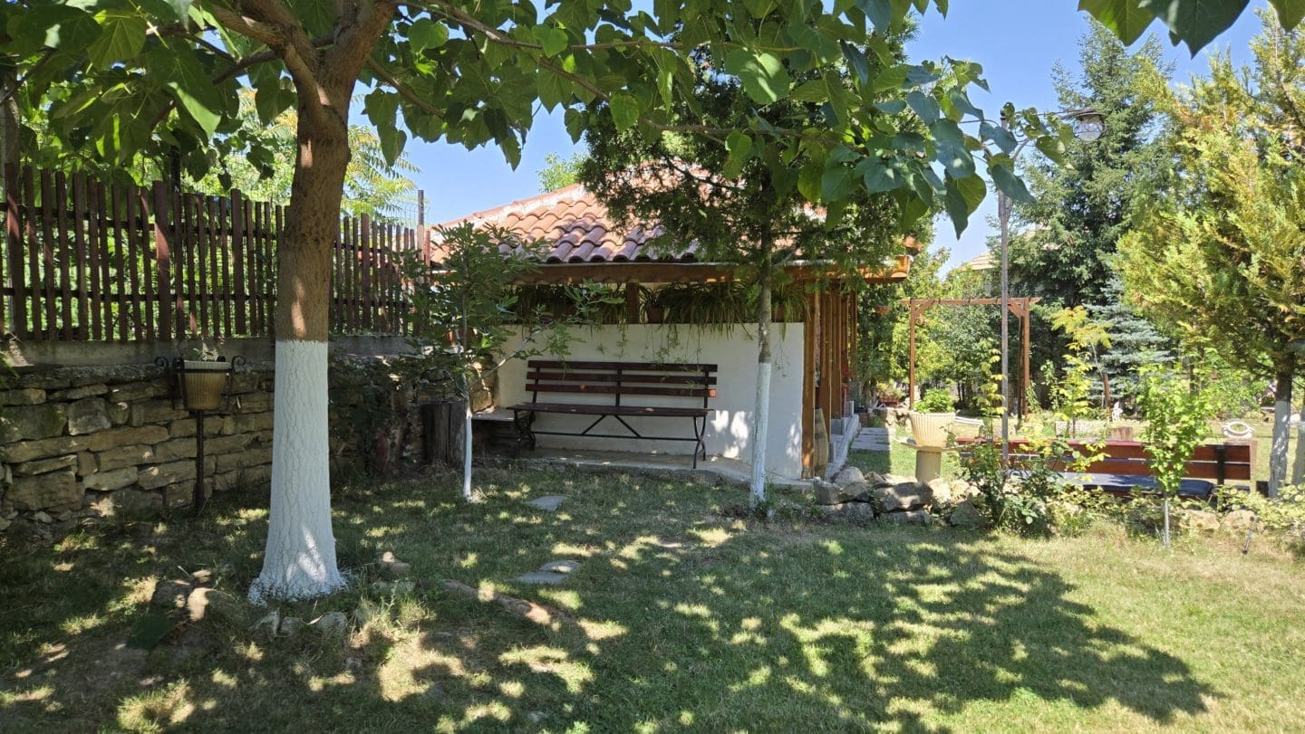 Bulgarian Property for Sale – Village Gorsko Ablanovo, 1300m² Garden