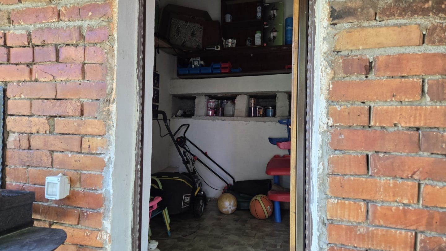 Bulgarian Property for Sale – Village Gorsko Ablanovo, 1300m² Garden