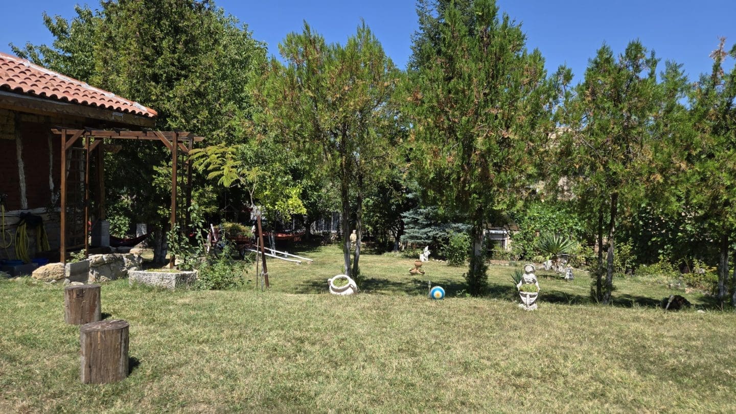 Bulgarian Property for Sale – Village Gorsko Ablanovo, 1300m² Garden