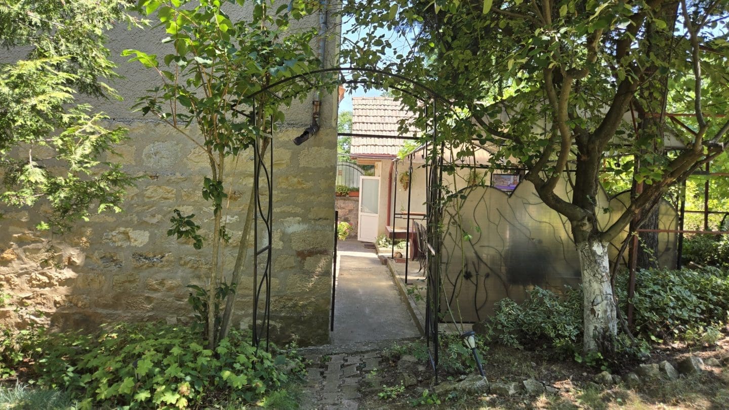 Bulgarian Property for Sale – Village Gorsko Ablanovo, 1300m² Garden