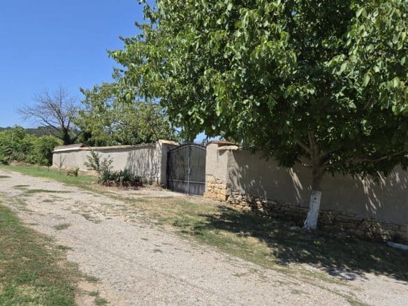 Bulgarian Property for Sale – Village Gorsko Ablanovo, 1300m² Garden