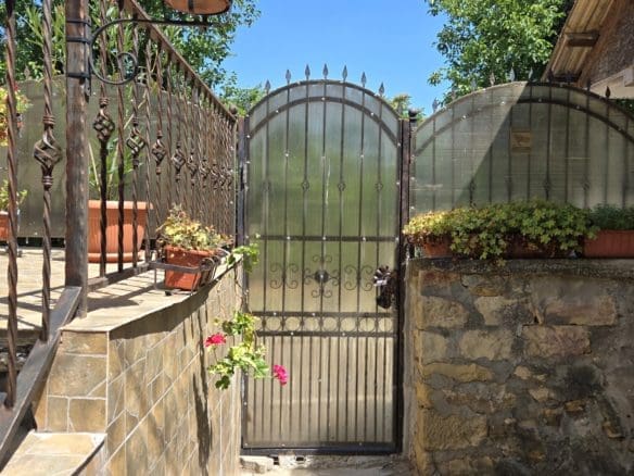Bulgarian Property for Sale – Village Gorsko Ablanovo, 1300m² Garden