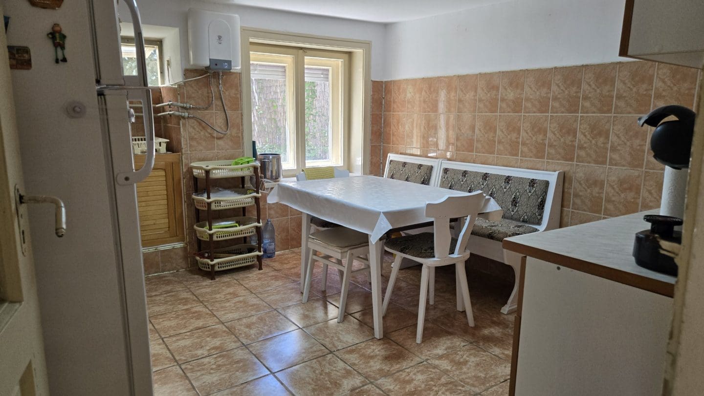 Bulgarian Property for Sale – Village Gorsko Ablanovo, 1300m² Garden