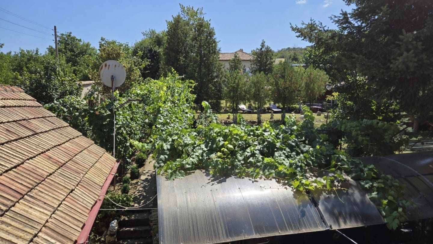 Bulgarian Property for Sale – Village Gorsko Ablanovo, 1300m² Garden