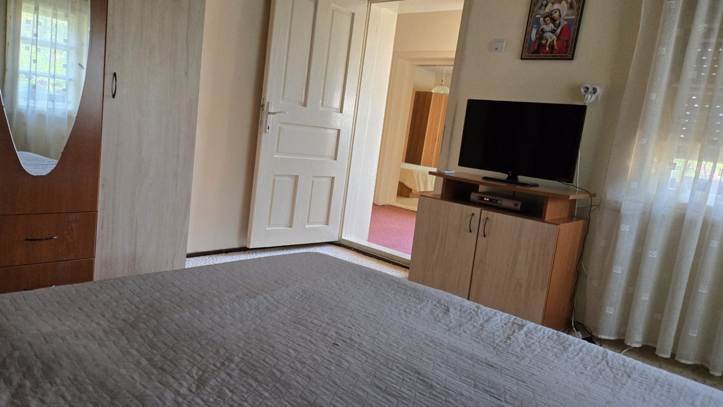 Bulgarian Property for Sale – Village Gorsko Ablanovo, 1300m² Garden