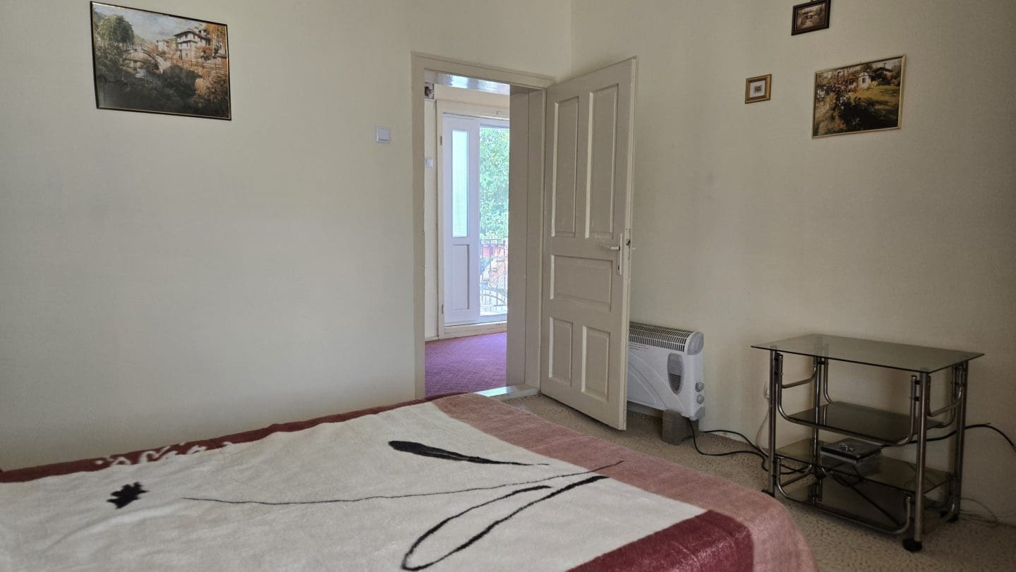 Bulgarian Property for Sale – Village Gorsko Ablanovo, 1300m² Garden