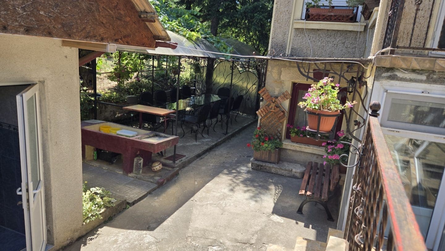 Bulgarian Property for Sale – Village Gorsko Ablanovo, 1300m² Garden