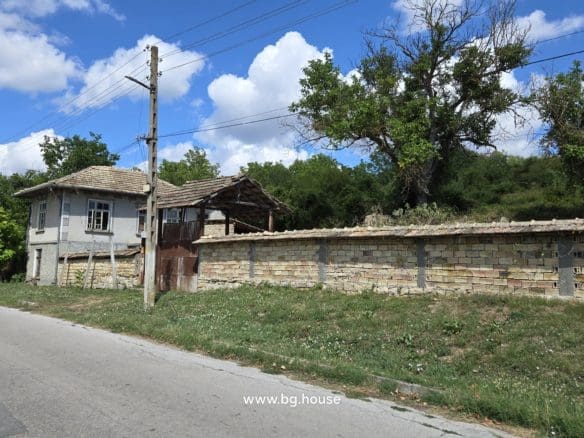 Bulgarian Property for Sale – Village Voditsa, 2500m², Annex, Outbuildings