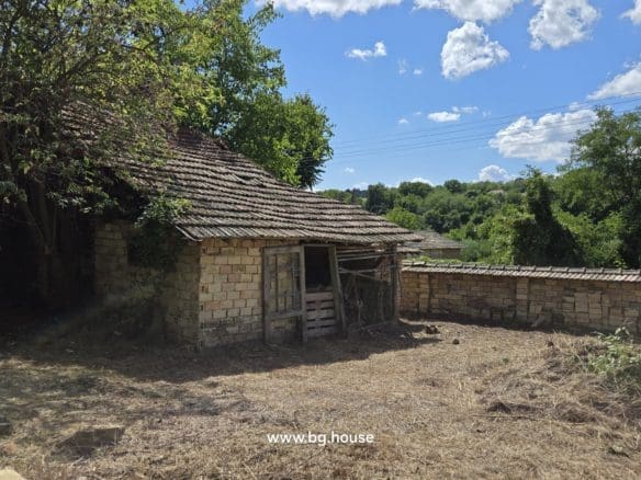 Bulgarian Property for Sale – Village Voditsa, 2500m², Annex, Outbuildings