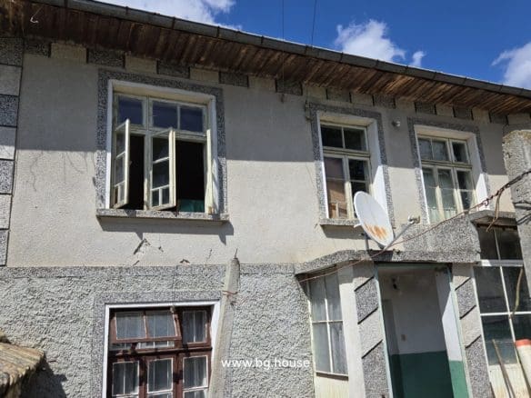 Bulgarian Property for Sale – Village Voditsa, 2500m², Annex, Outbuildings