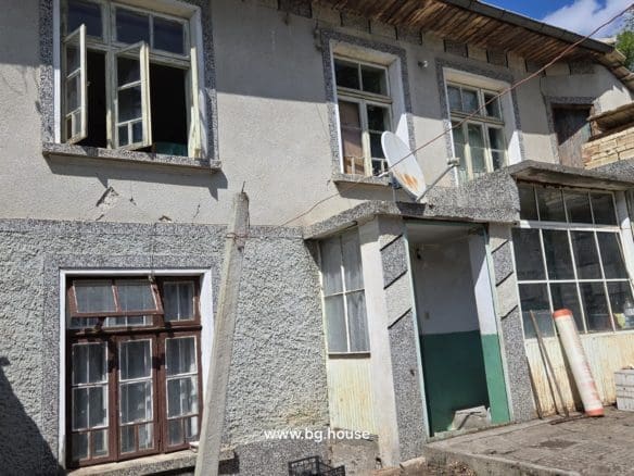 Bulgarian Property for Sale – Village Voditsa, 2500m², Annex, Outbuildings