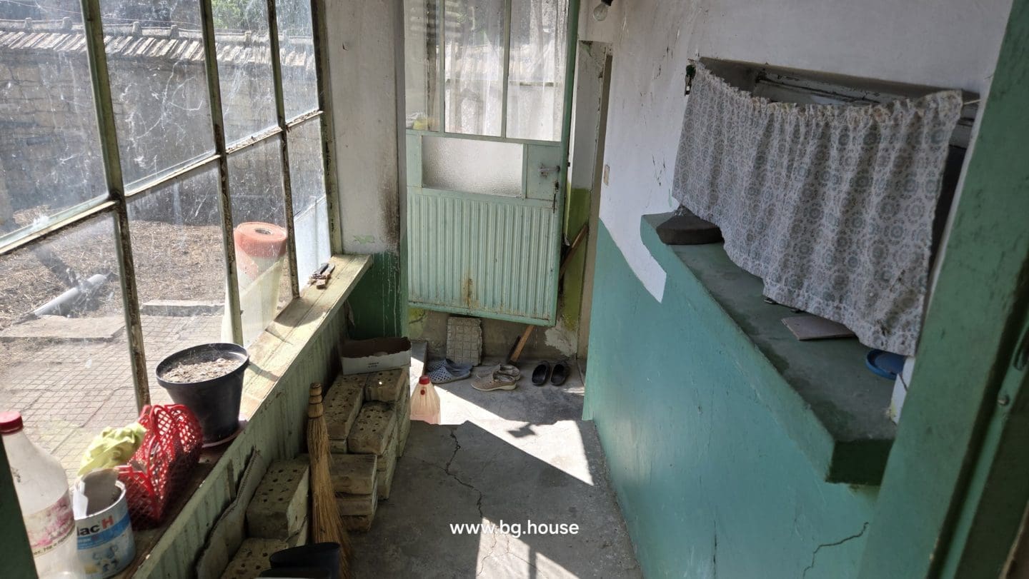 Bulgarian Property for Sale – Village Voditsa, 2500m², Annex, Outbuildings