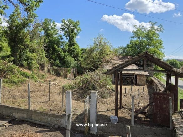 Bulgarian Property for Sale – Village Voditsa, 2500m², Annex, Outbuildings