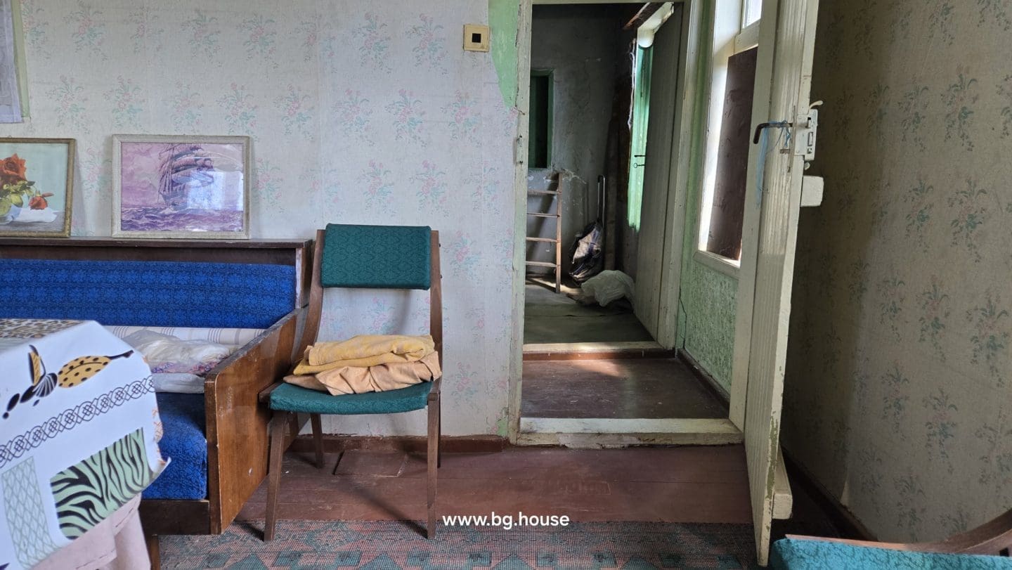 Bulgarian Property for Sale – Village Voditsa, 2500m², Annex, Outbuildings