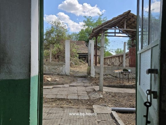 Bulgarian Property for Sale – Village Voditsa, 2500m², Annex, Outbuildings