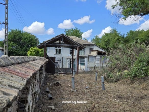 Bulgarian Property for Sale – Village Voditsa, 2500m², Annex, Outbuildings