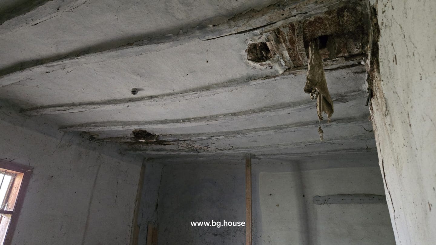 Bulgarian Property for Sale – Village Lomtsi with 3135m² Land