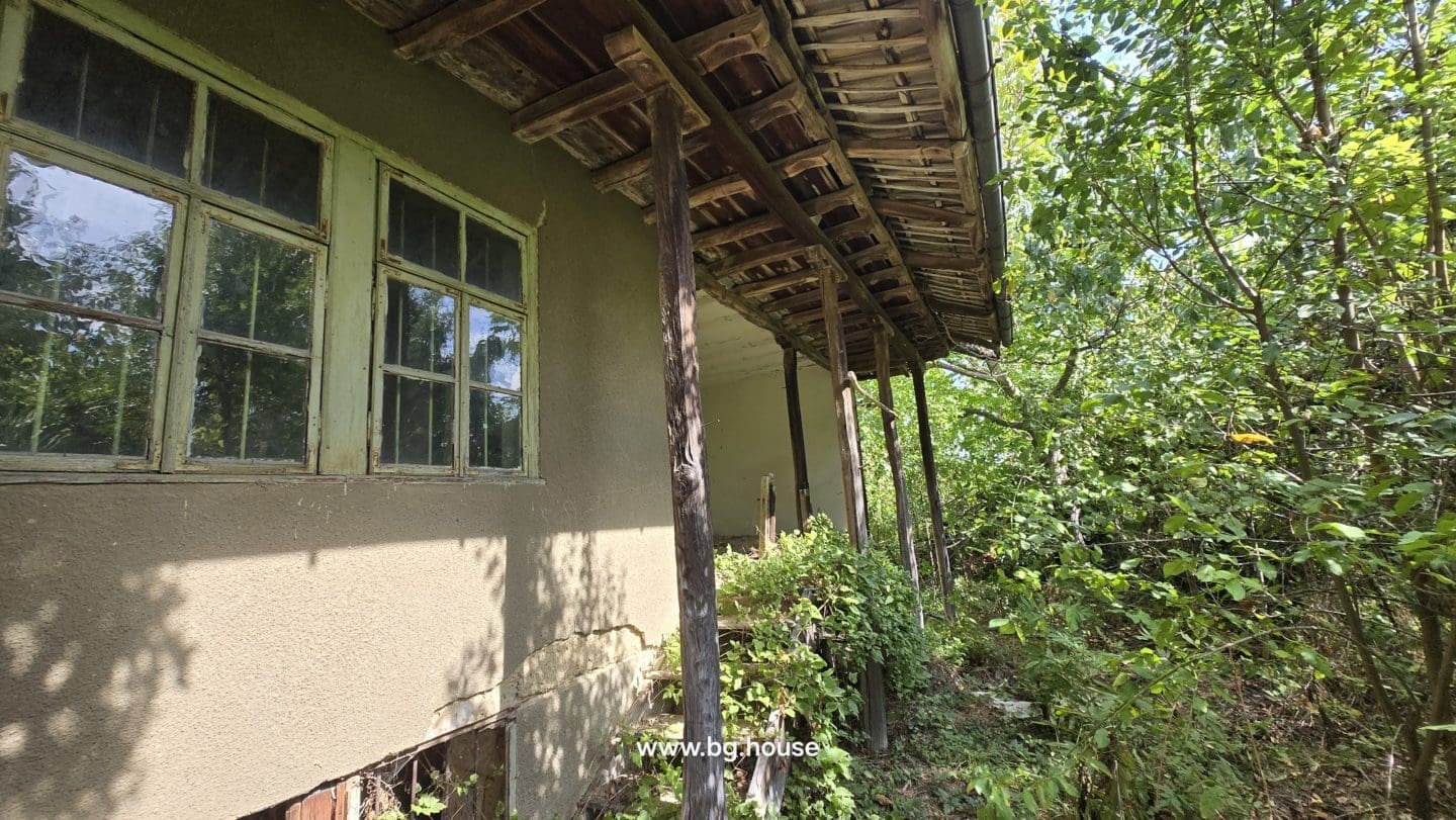 Bulgarian Property for Sale – Village Lomtsi with 3135m² Land