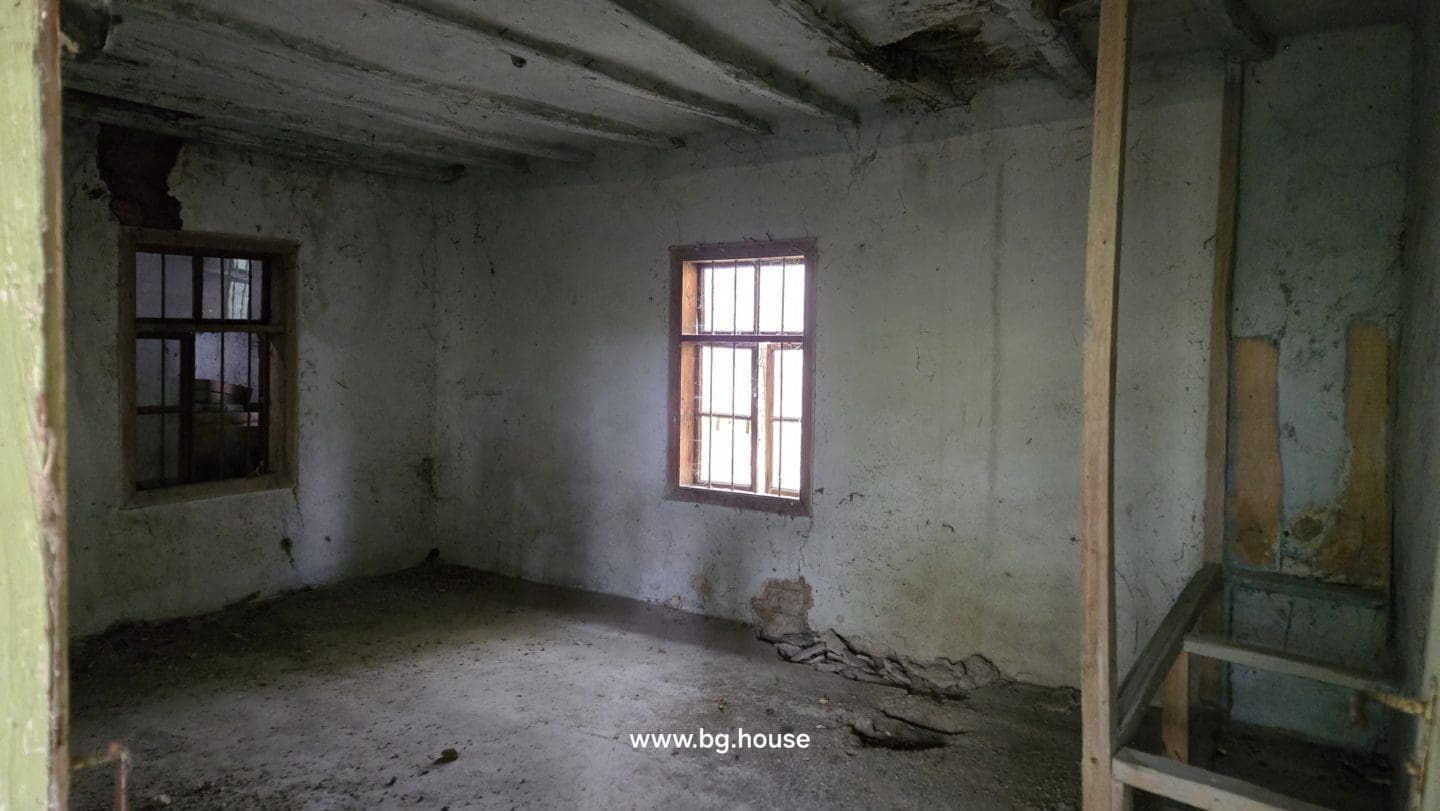 Bulgarian Property for Sale – Village Lomtsi with 3135m² Land