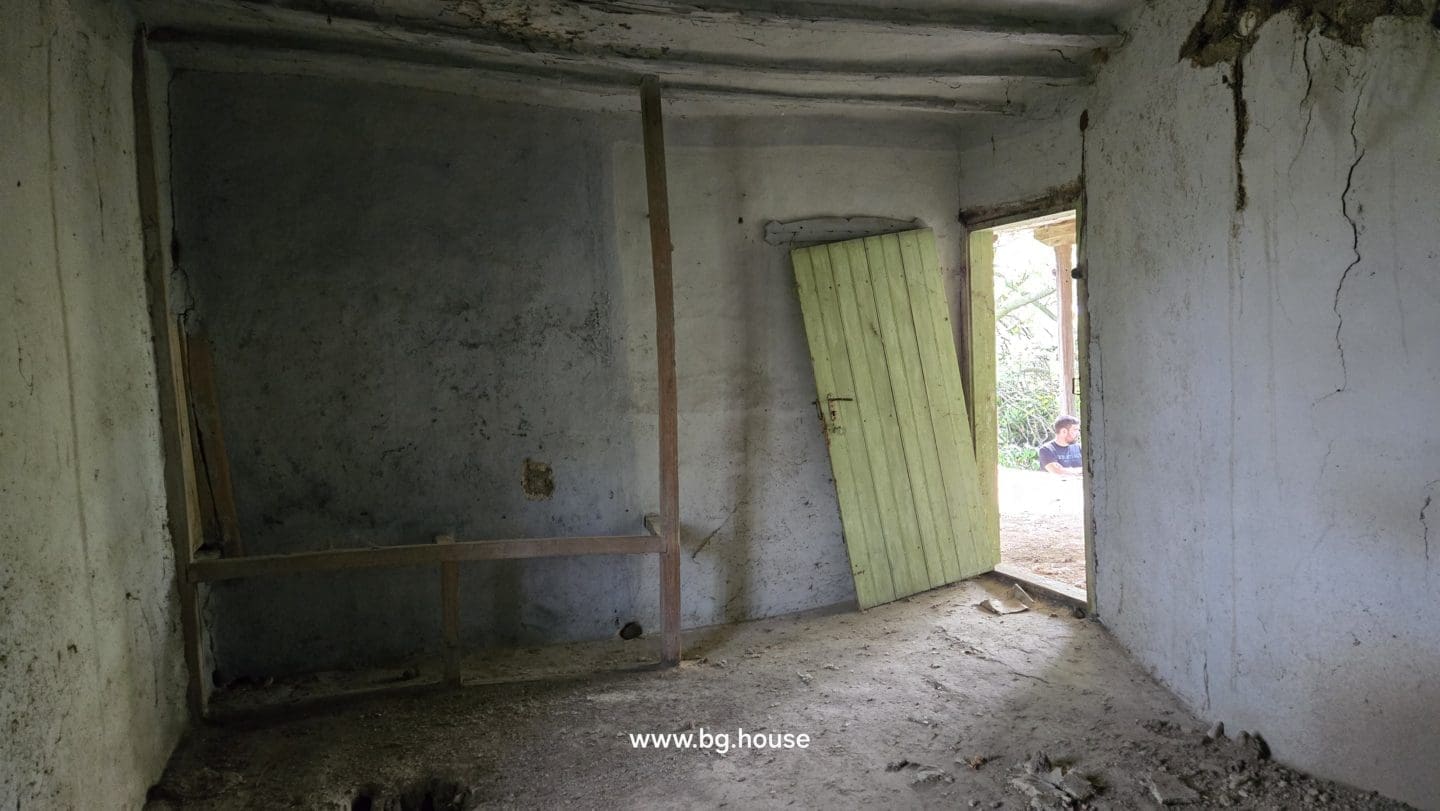 Bulgarian Property for Sale – Village Lomtsi with 3135m² Land
