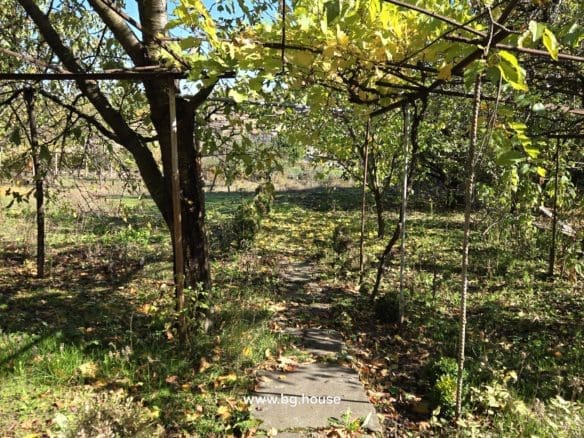 Bulgarian House for Sale in Village Gorsko Ablanovo – 2200m² Garden