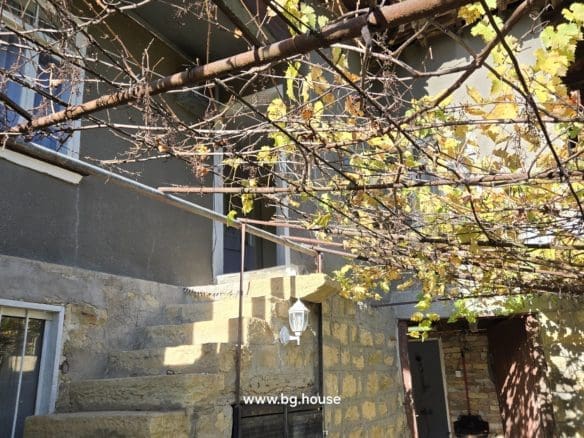 Bulgarian House for Sale in Village Gorsko Ablanovo – 2200m² Garden
