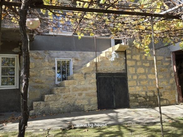 Bulgarian House for Sale in Village Gorsko Ablanovo – 2200m² Garden