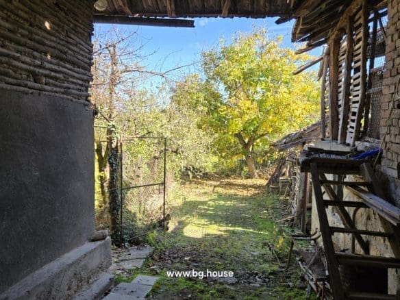 Bulgarian House for Sale in Village Gorsko Ablanovo – 2200m² Garden