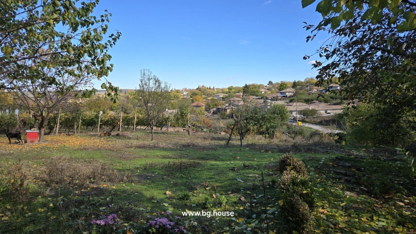 Bulgarian House for Sale in Village Gorsko Ablanovo – 2200m² Garden