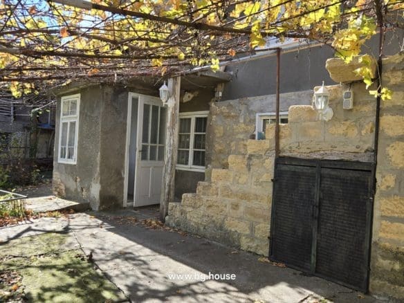 Bulgarian House for Sale in Village Gorsko Ablanovo – 2200m² Garden